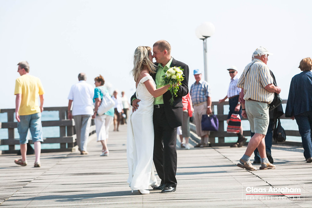 Binz-Rettungsturm-Seebruecke-Hochzeit-4.jpg