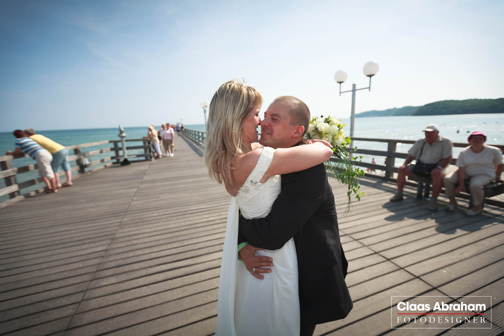 Binz-Rettungsturm-Seebruecke-Hochzeit-6.jpg