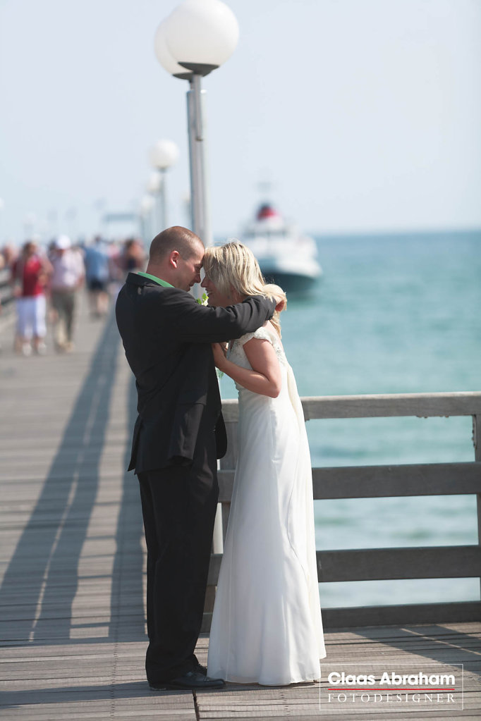 Binz-Rettungsturm-Seebruecke-Hochzeit-7.jpg